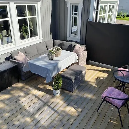 Eksklusiv Enebolig Med Utendors Boblebad